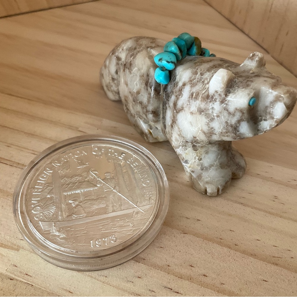 Zuni Picasso Jasper Marble Wolf Hand Carved Bu Zuni Artist Davey Cooeyat… - Picture 5 of 8